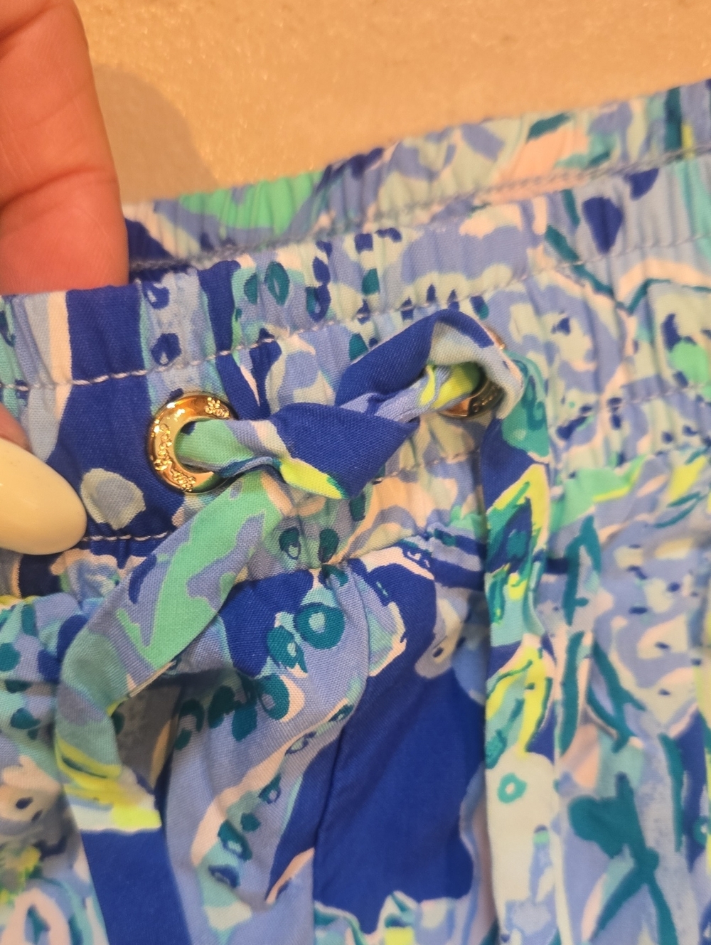 Lilly Pulitzer Ocean Print 100% Rayon Shorts - Picture 4 of 8